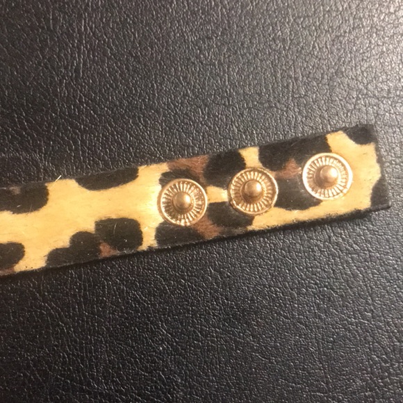 Leopard 🐆 Choker w/ gold studding - Picture 4 of 4